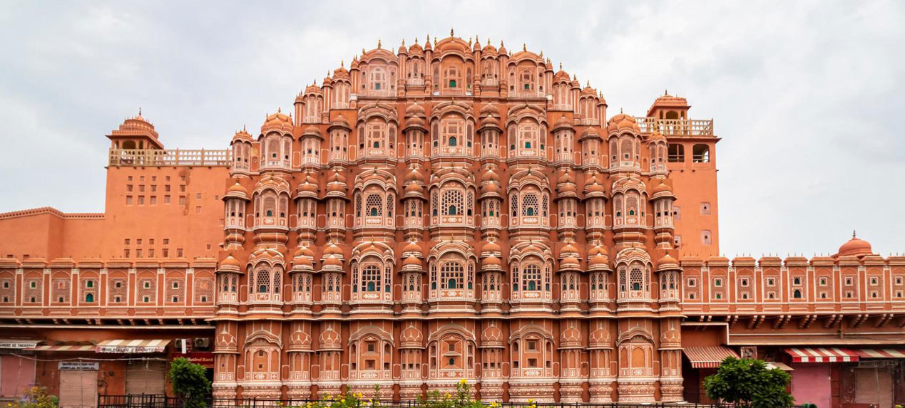 Rajasthan Travel Guide – Forts, Palaces & Desert Adventures