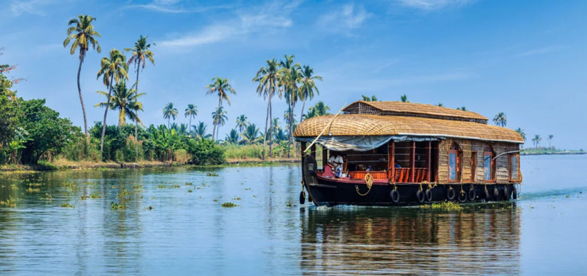 Top Places to Visit in South India – Temples, Backwaters & Hill Stations