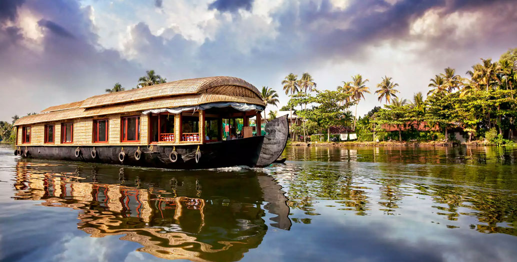 Luxury Kerala Backwaters & Hill Retreat – 11 Days Cochin, Munnar, Thekkady, Kumarakom, Alleppey & Kovalam