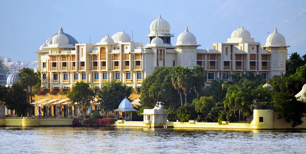 Romantic Rajasthan Tour – 8 Days Udaipur, Mount Abu & Lakeside Heritage Experience